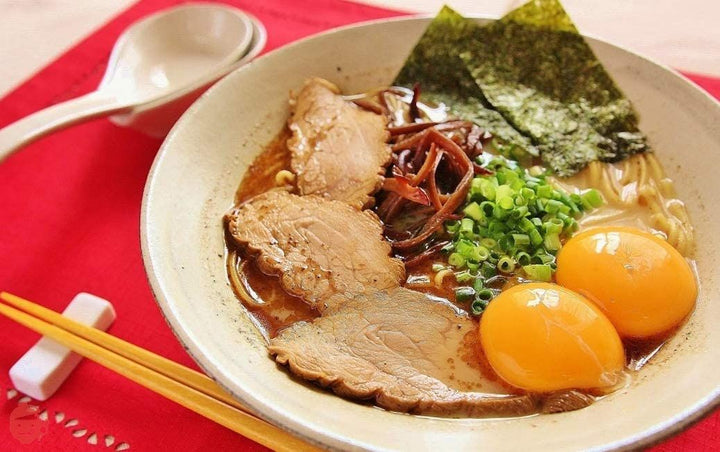黒亭 とんこつラーメン 4食箱×4セット +焦がしにんにく油1本 セット 焦がしにんにく油 (黒マー油)香る 昔ながらの熊本の味 行列ができる老舗 九州 ご当地ラーメン お取り寄せの画像