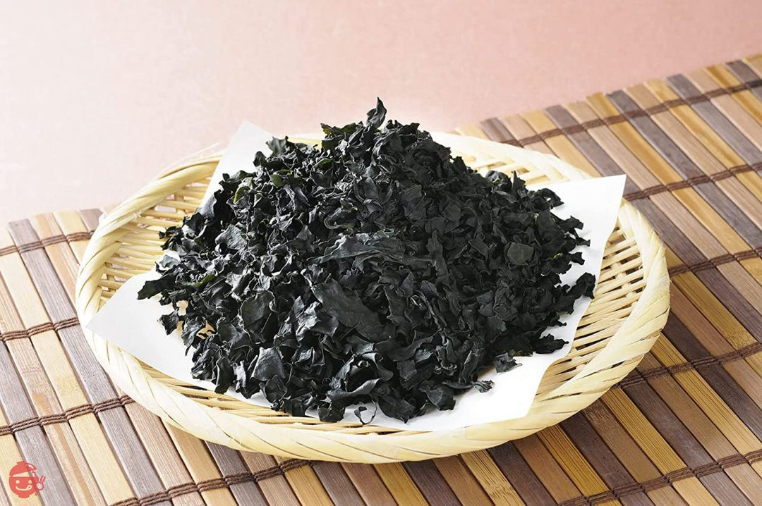 乾燥わかめ 三陸産 カットわかめ 80g 国産 ワカメ 業務用 美容 健康 便利なチャック付き! 肉厚 (調理しやすいカット形状 ) 【 瀬川本店 乾物専門問屋厳選 】の画像